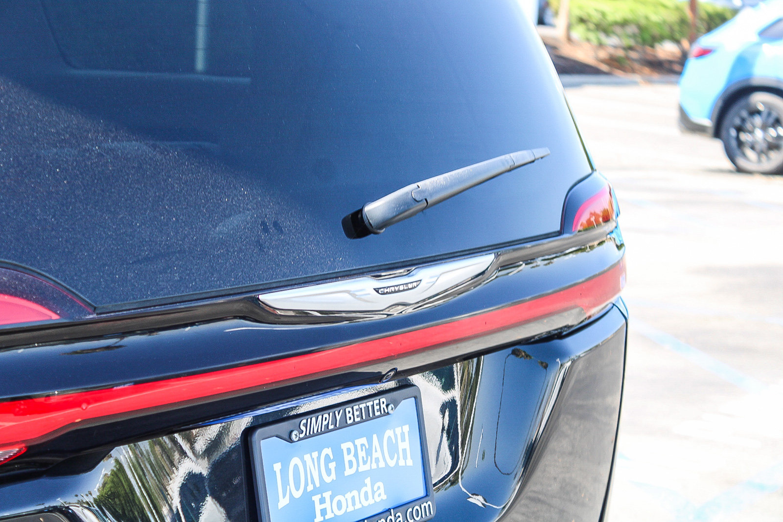 Used 2024 Chrysler Pacifica Limited FWD image 11