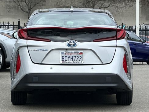 Used 2017 Toyota Prius Prime Advanced image 5