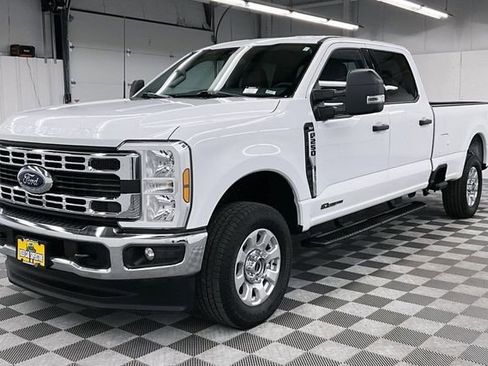 Used 2024 Ford F250 XLT image 11