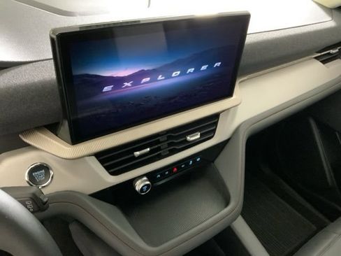 New 2026 Ford Explorer Active w/ Active Comfort Package AWD/4WD image 19
