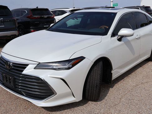 Used 2022 Toyota Avalon Limited w/ Advanced Safety Package FWD image 7