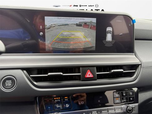 New 2025 Kia Seltos SX w/ SX Sunroof Package image 13