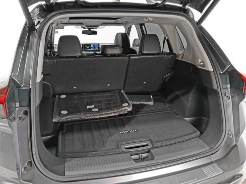 Used 2026 Nissan Rogue Platinum w/ Platinum Premium Package AWD/4WD image 8