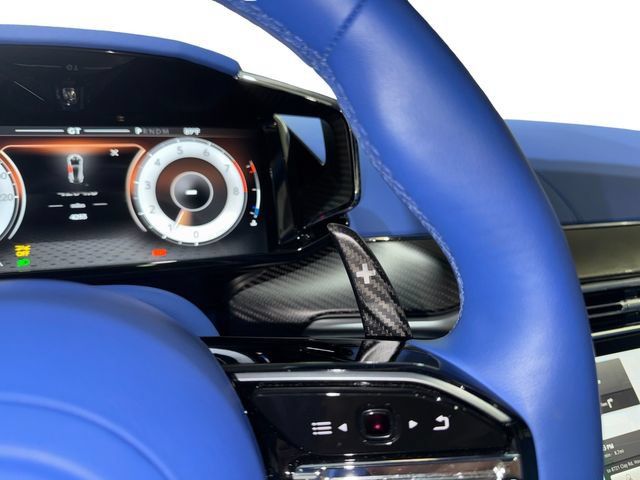 Used 2026 Aston Martin Vanquish RWD image 25