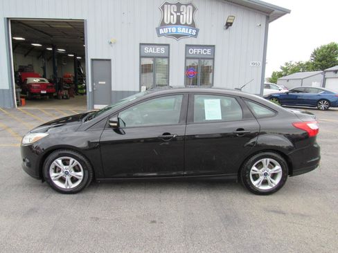 Used 2014 Ford Focus SE FWD image 3