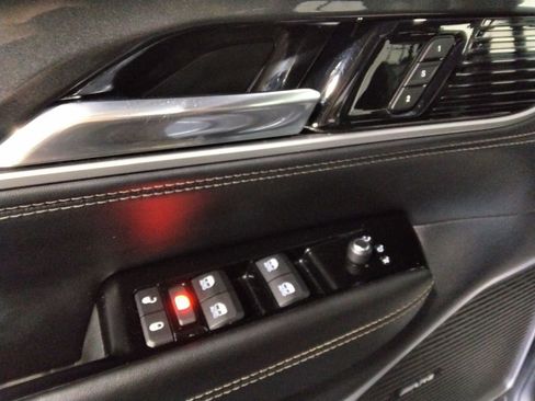 Used 2022 Jeep Wagoneer Series I image 31