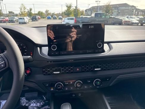 New 2025 Honda Accord SE image 14