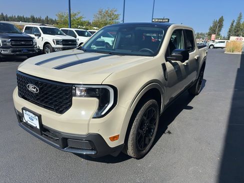 New 2025 Ford Maverick Lariat w/ Black Appearance Package image 3