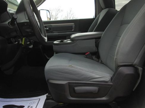 Used 2017 RAM 3500 Tradesman w/ Chrome Appearance Group AWD/4WD image 13
