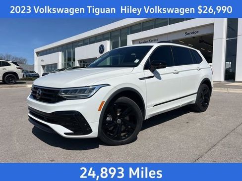 Certified 2023 Volkswagen Tiguan SE R-Line image 1