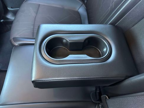 Used 2022 Chevrolet Trax LT w/ LT Convenience Package image 11