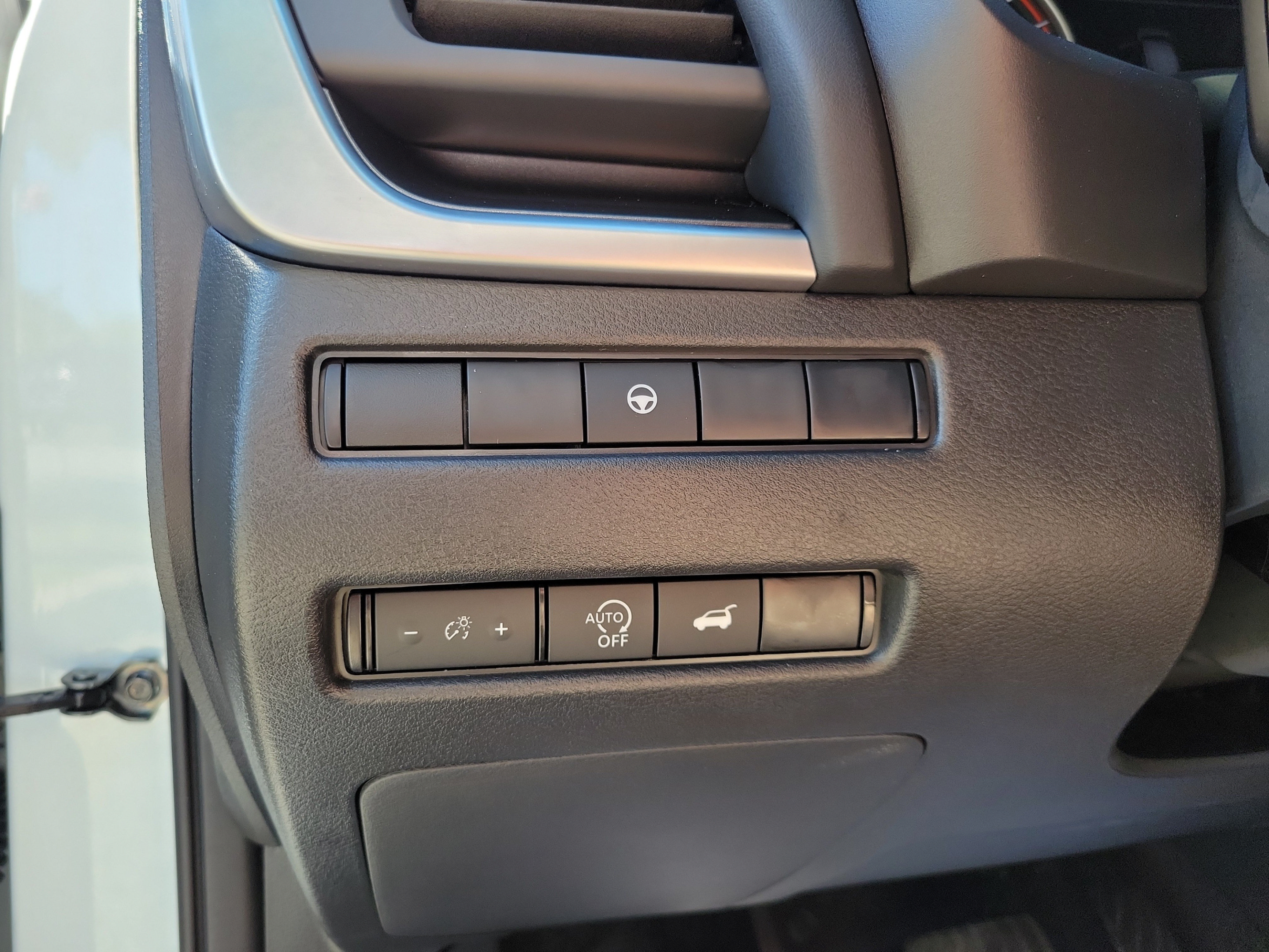 Certified 2026 Nissan Rogue SV FWD image 16