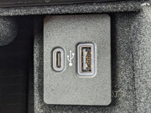 Certified 2023 Lincoln Nautilus Reserve w/ Equipment Group 201A image 22