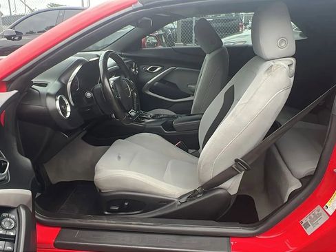 Used 2020 Chevrolet Camaro LT image 25