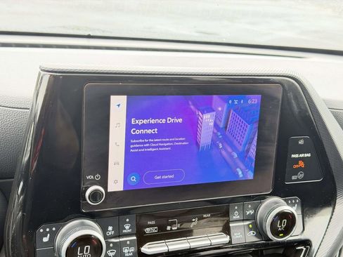 Used 2023 Toyota Highlander XSE AWD/4WD image 3
