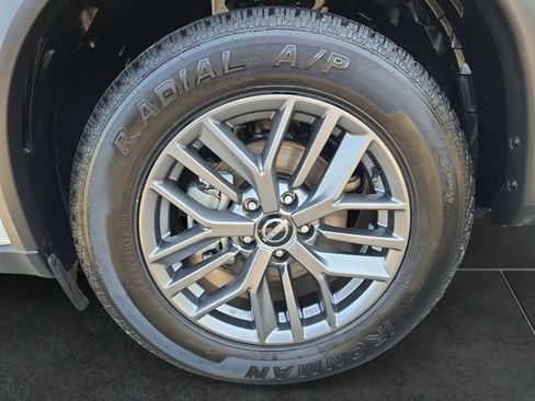 Used 2024 Nissan Rogue S AWD/4WD image 9