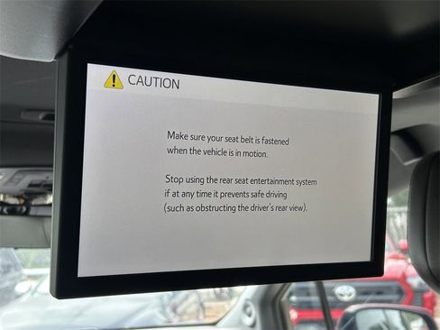 Used 2021 Toyota Sienna Platinum image 29