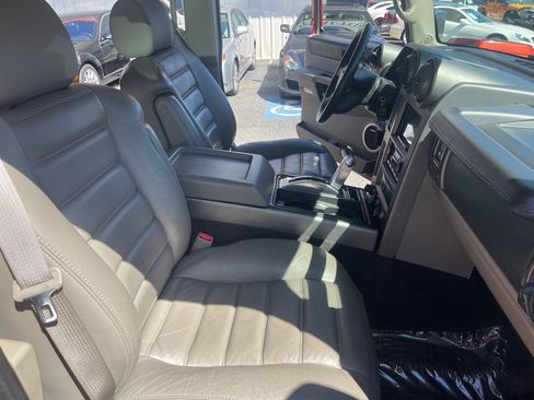 Used 2003 HUMMER H2 w/ Preferred Equipment Group image 26