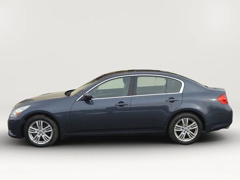 Used 2011 INFINITI G37 G37x Sedan 4D w/ Premium Pkg image 2