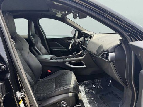 Used 2019 Jaguar F-PACE SVR image 50