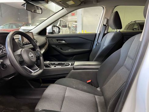 Used 2024 Nissan Rogue SV AWD/4WD image 17