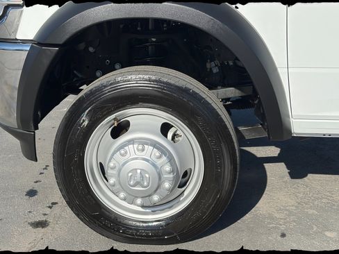 Used 2024 RAM 5500 Tradesman w/ Chrome Appearance Group image 11