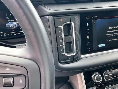 Used 2024 GMC Yukon Denali w/ Denali Reserve Package AWD/4WD image 17