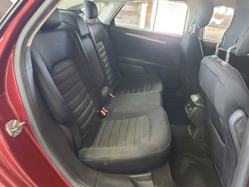 Used 2014 Ford Fusion SE image 18