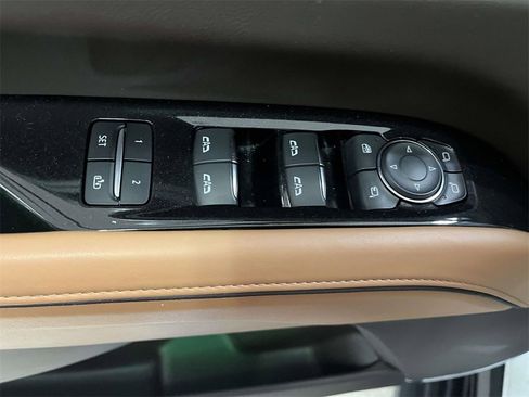 Used 2022 Cadillac Escalade Premium Luxury image 19