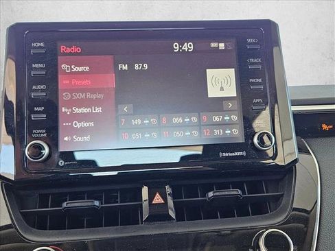 Used 2022 Toyota Corolla LE image 11