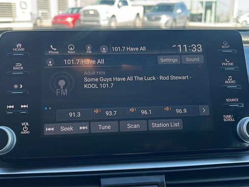 Used 2018 Honda Accord Touring image 19