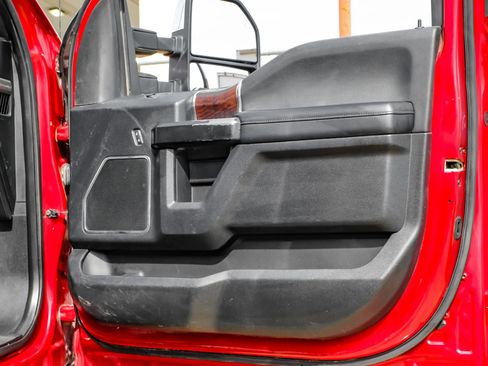 Used 2017 Ford F250 Platinum w/ Platinum Ultimate Package image 37