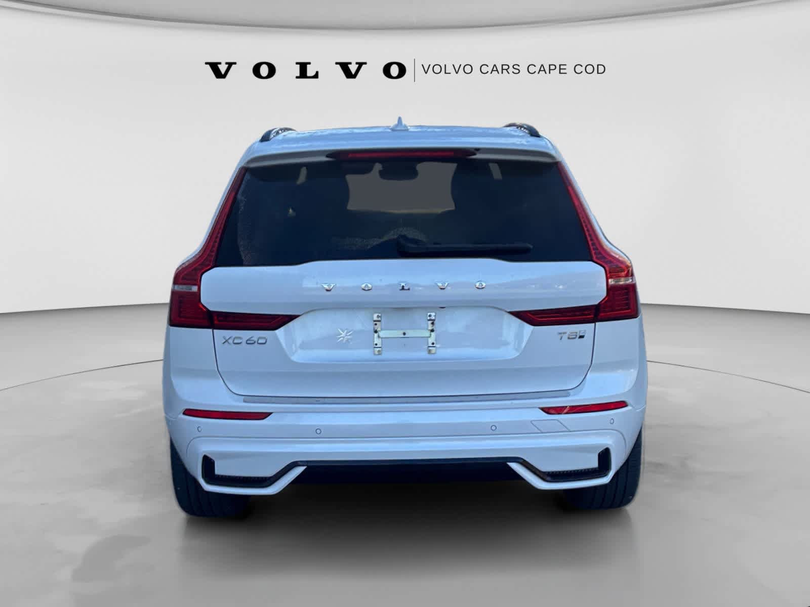 Used 2025 Volvo XC60 T8 Ultra w/ Protection Package Premier AWD/4WD image 6