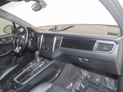 Used 2015 Porsche Macan S image 41