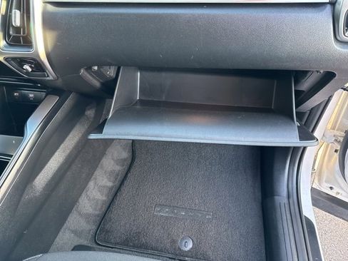 Used 2023 Kia Sorento LX image 47