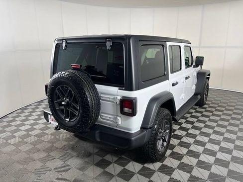 Used 2026 Jeep Wrangler Unlimited Sport AWD/4WD image 7