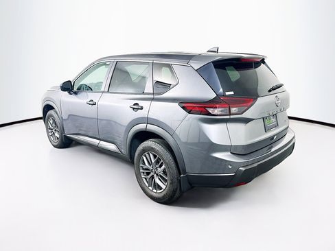 Used 2025 Nissan Rogue S image 5