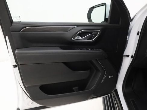 Used 2023 GMC Yukon XL AT4 w/ AT4 Premium Plus Package image 8