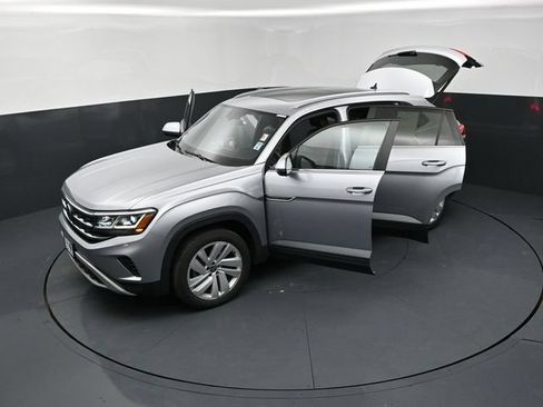 Used 2021 Volkswagen Atlas Cross Sport SE w/ Panoramic Sunroof Package AWD/4WD image 30
