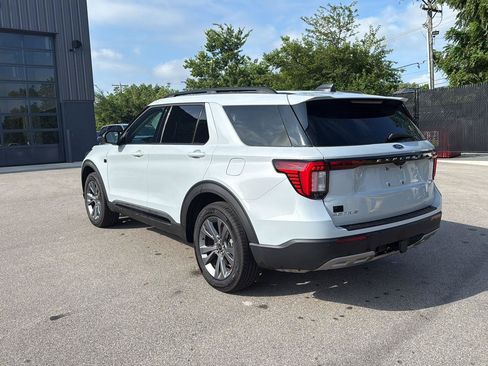 Used 2026 Ford Explorer Active w/ Active Comfort Package AWD/4WD image 5