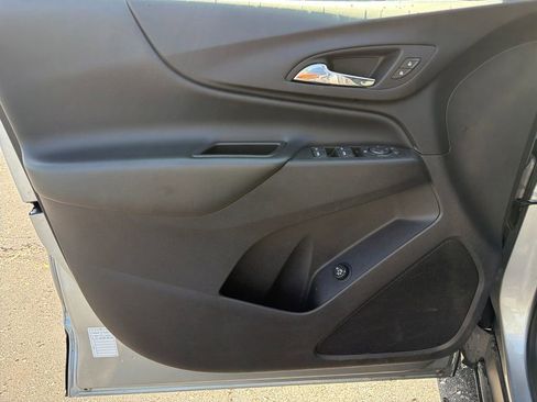 Used 2024 Chevrolet Equinox LT FWD image 12