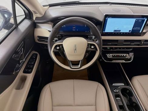 New 2026 Lincoln Corsair Premiere FWD image 24