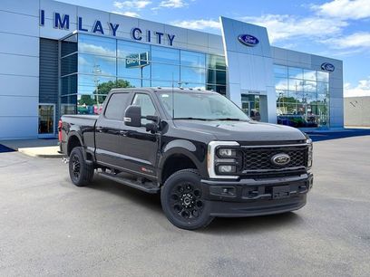 New 2026 Ford F350 Lariat w/ Black Appearance Package