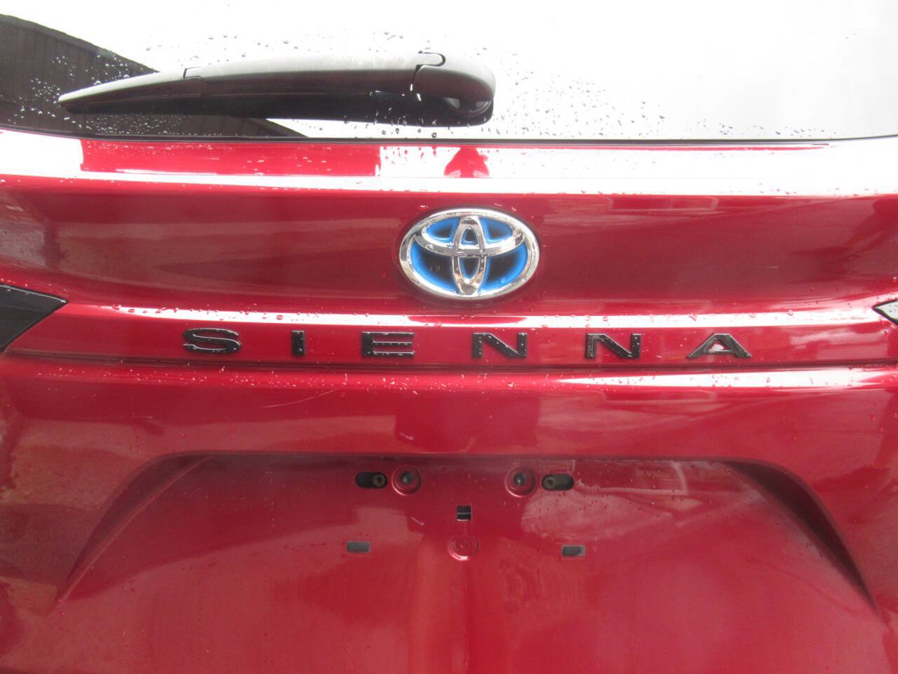 Used 2021 Toyota Sienna XSE w/ XSE Plus Package FWD image 13