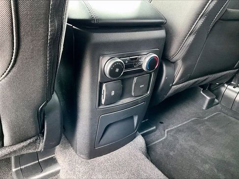 Used 2023 Ford Explorer XLT image 26