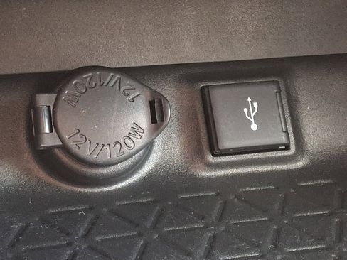 Used 2021 Toyota RAV4 XLE w/ Convenience Package AWD/4WD image 25