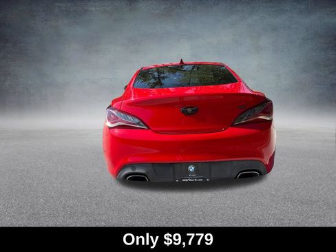 Used 2013 Hyundai Genesis 3.8 RWD image 4