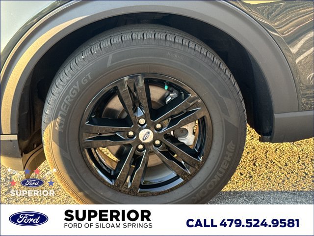 Used 2024 Ford Explorer XLT w/ Equipment Group 202A AWD/4WD image 12