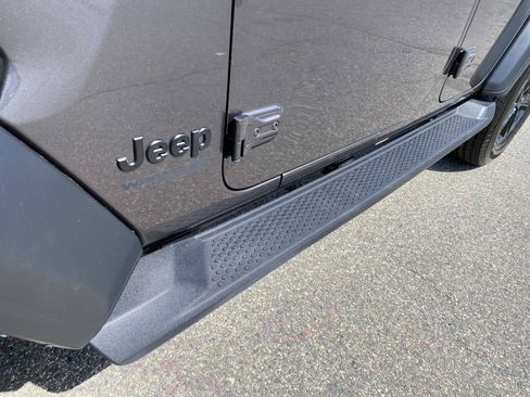 Used 2022 Jeep Wrangler Unlimited Sport AWD/4WD image 10