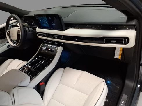 New 2026 Lincoln Aviator Black Label AWD/4WD image 12